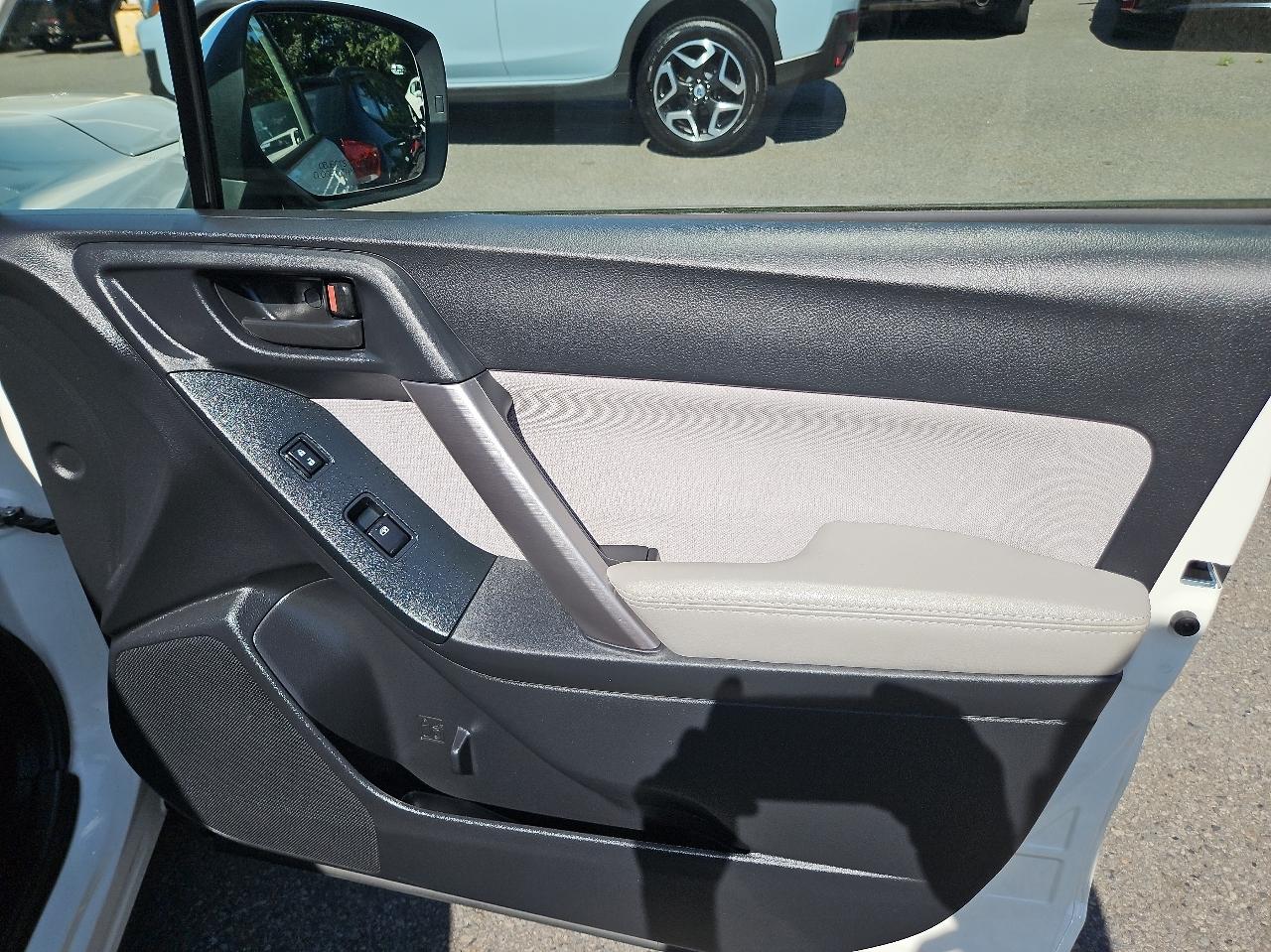 Subaru Forester 4dr CVT 2.5i Premium PZEV 2016