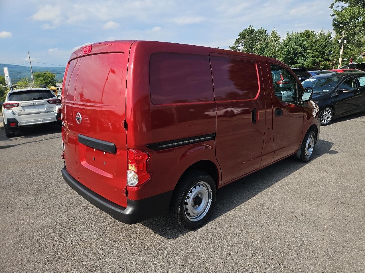 Nissan NV200 I4 S 2015