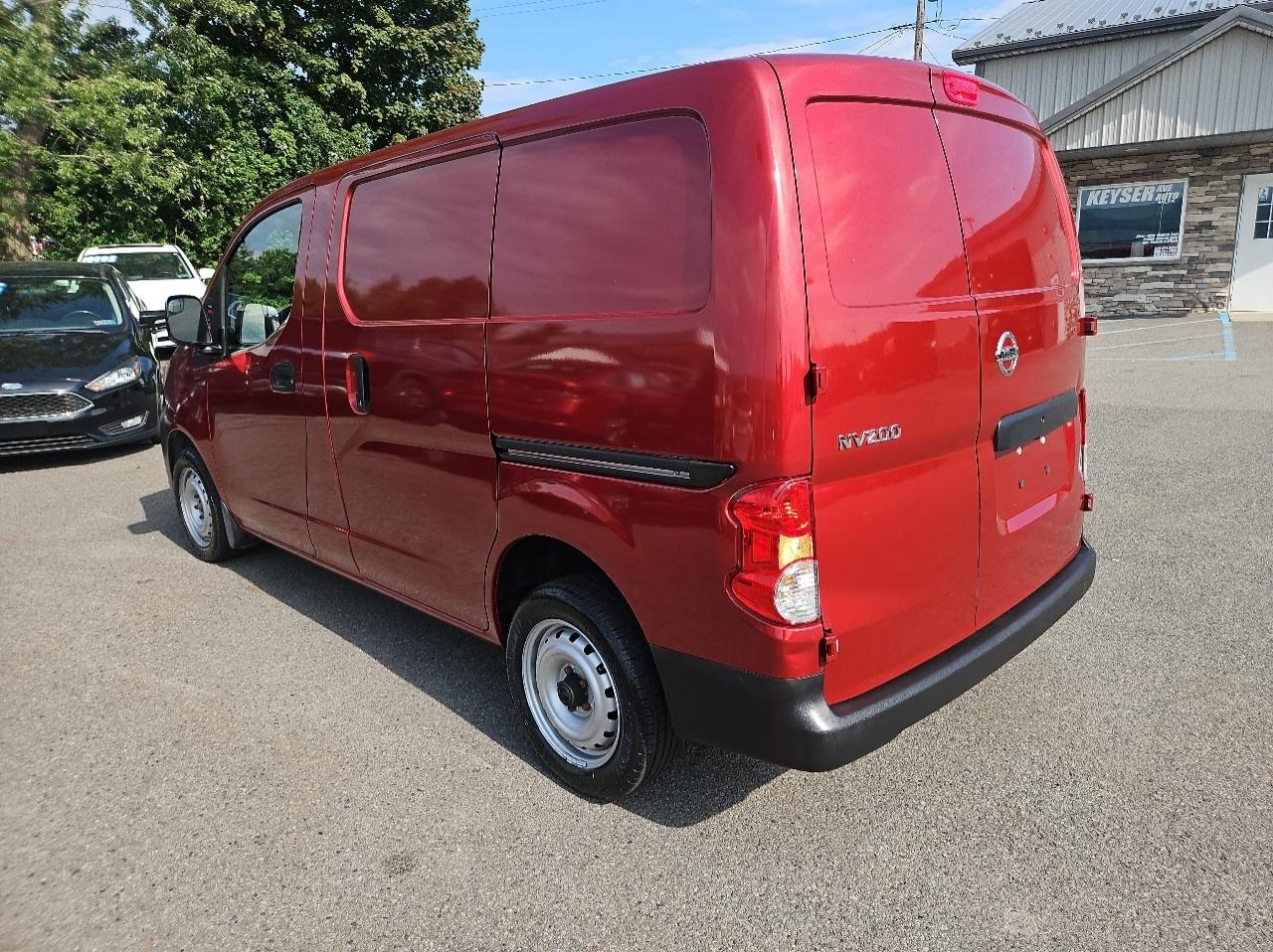 Nissan NV200 I4 S 2015