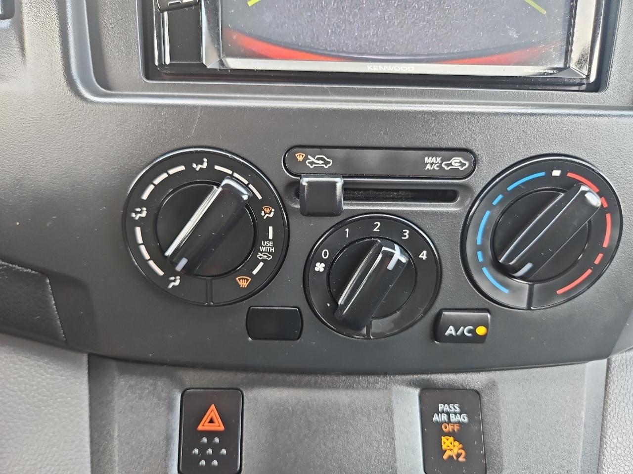 Nissan NV200 I4 S 2015