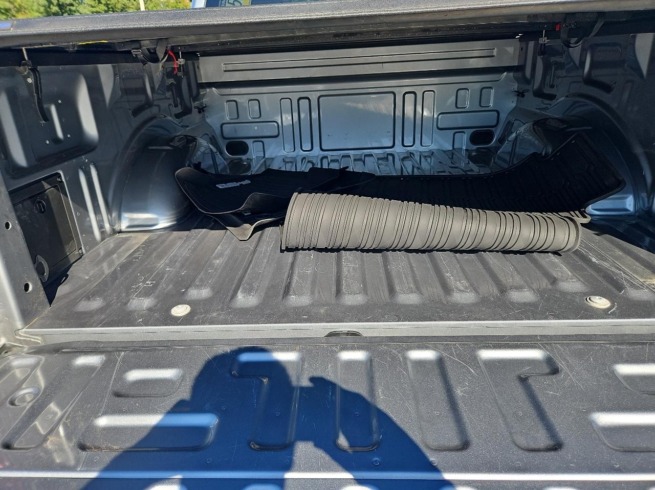 Ford F-150 STX SuperCrew 4WD 2025
