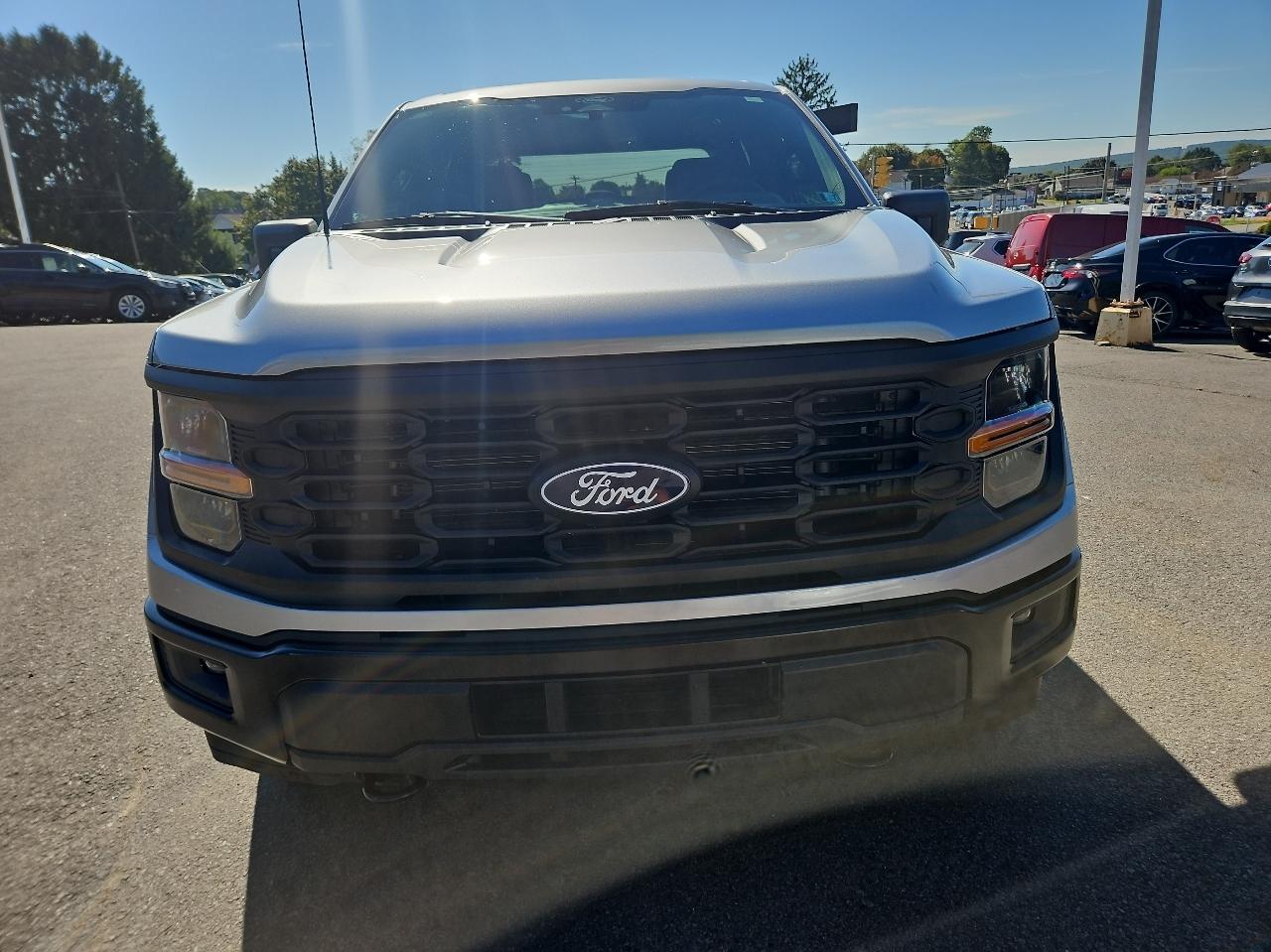 Ford F-150 STX SuperCrew 4WD 2025