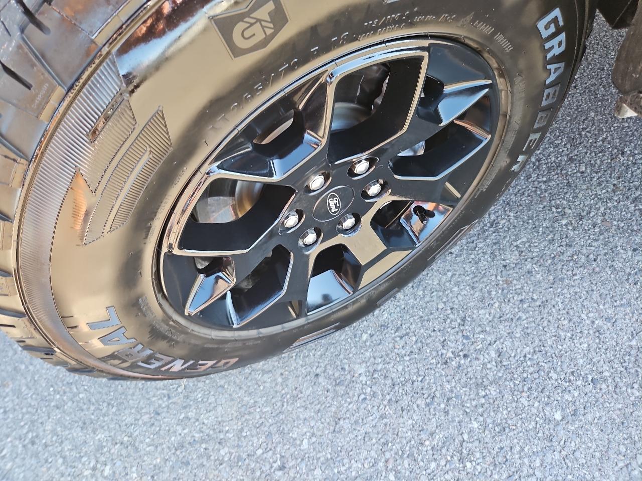 Ford F-150 STX SuperCrew 4WD 2025