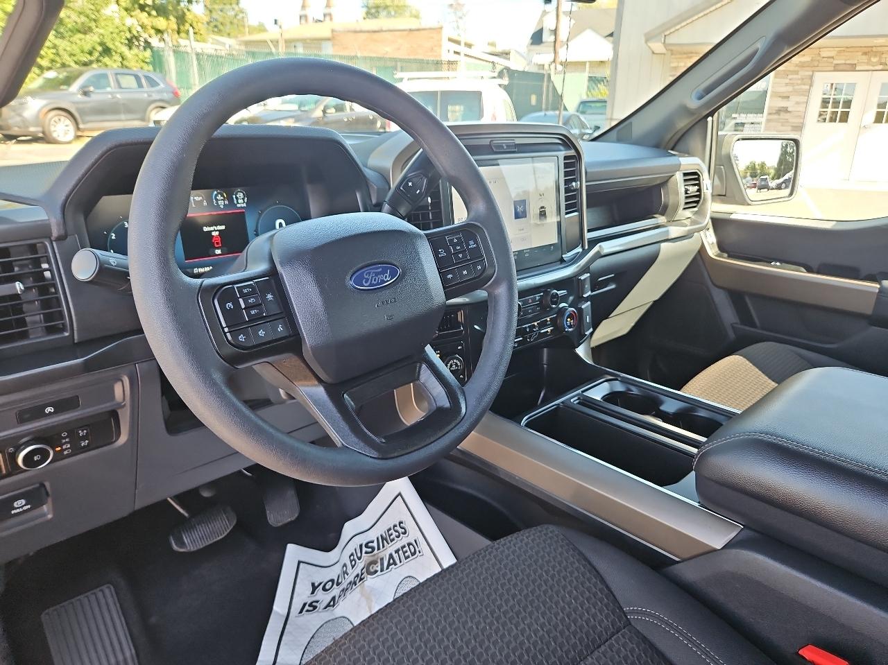 Ford F-150 STX SuperCrew 4WD 2025