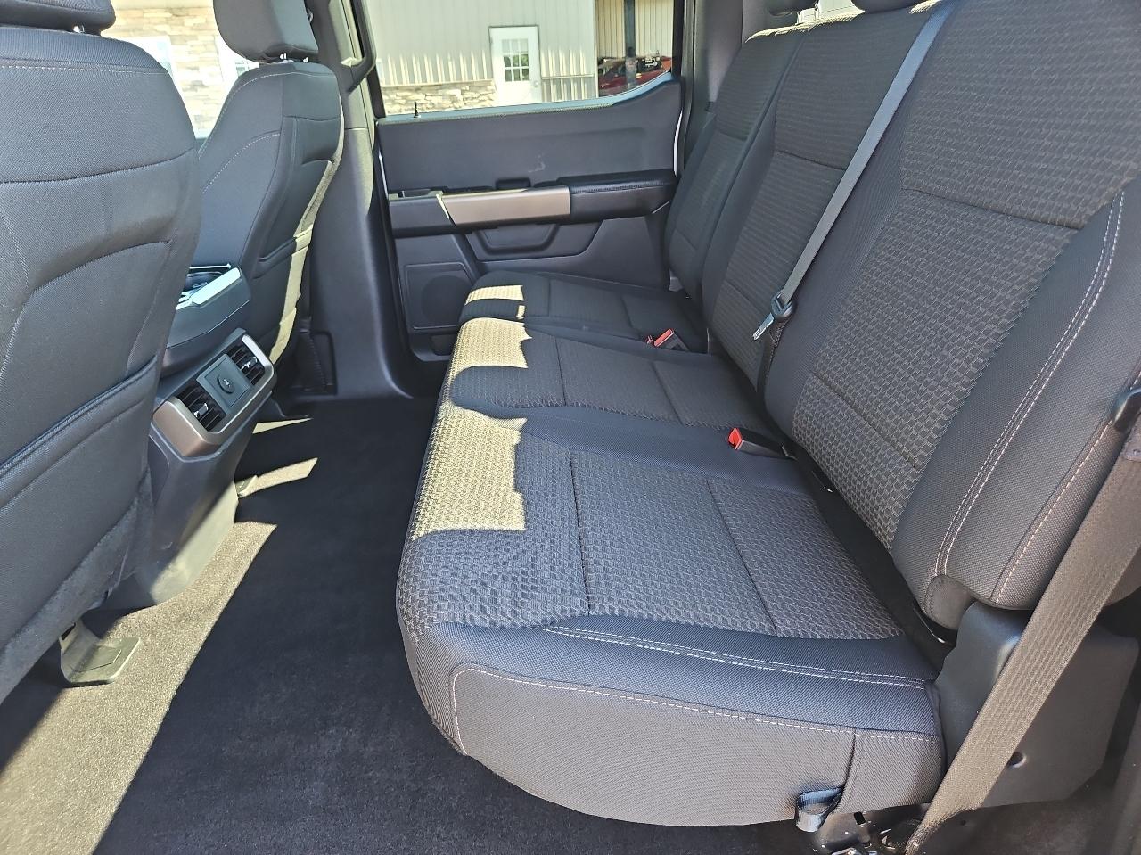 Ford F-150 STX SuperCrew 4WD 2025