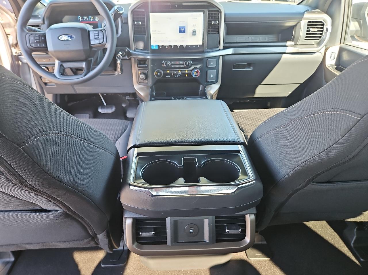 Ford F-150 STX SuperCrew 4WD 2025