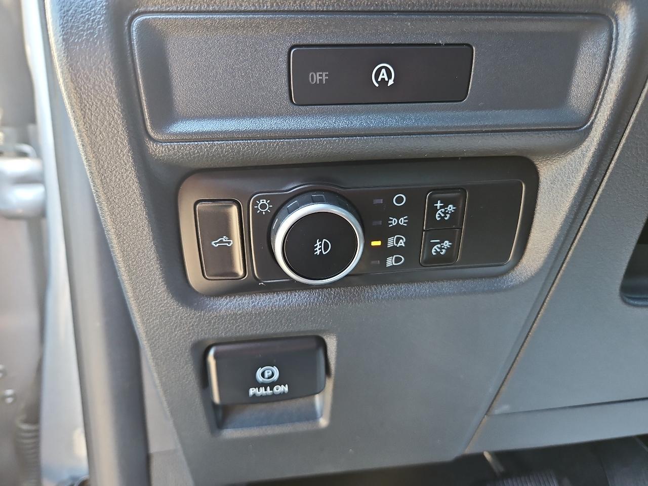 Ford F-150 STX SuperCrew 4WD 2025