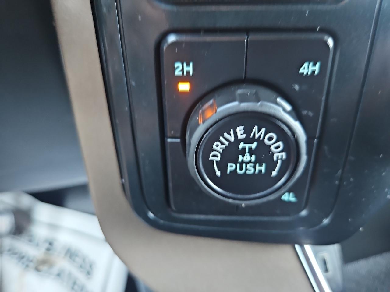 Ford F-150 STX SuperCrew 4WD 2025