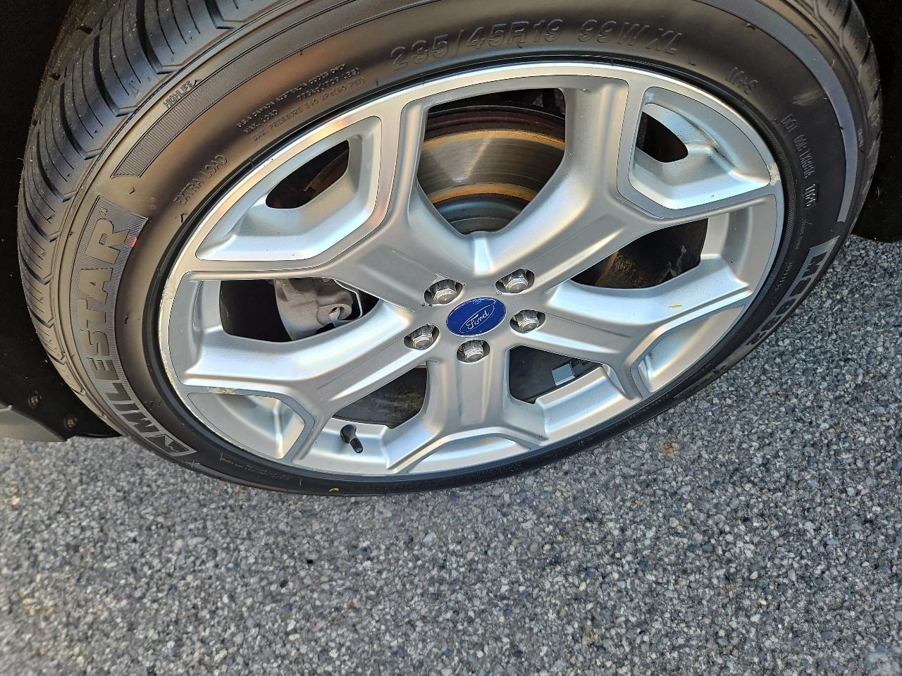 Ford Escape Titanium 4WD 2017