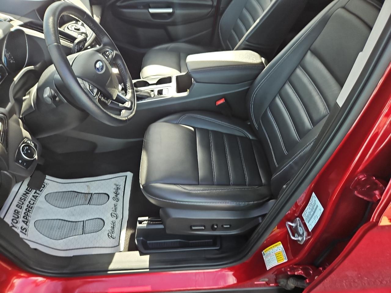 Ford Escape Titanium 4WD 2017