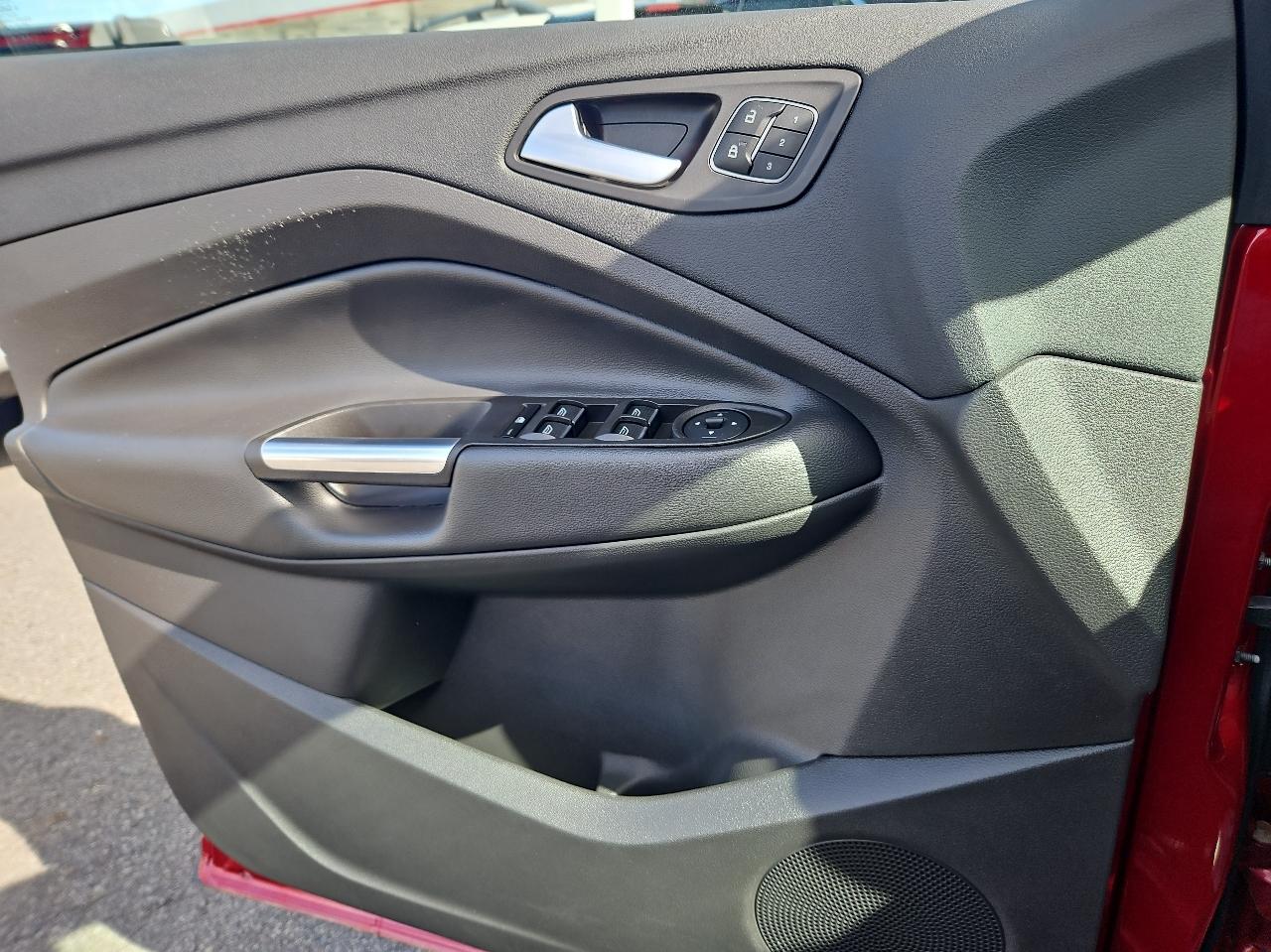 Ford Escape Titanium 4WD 2017