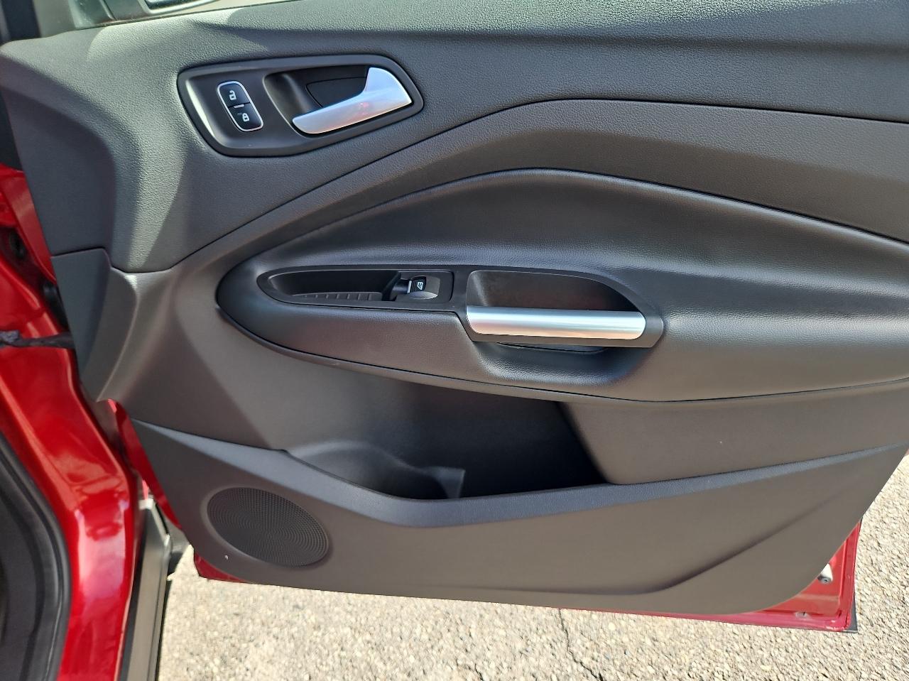 Ford Escape Titanium 4WD 2017