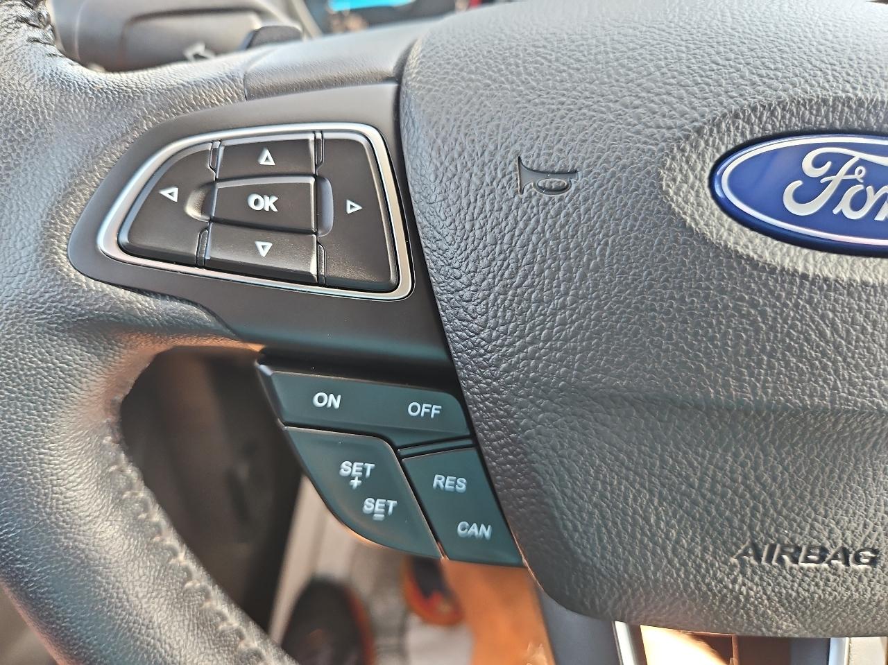 Ford Escape Titanium 4WD 2017