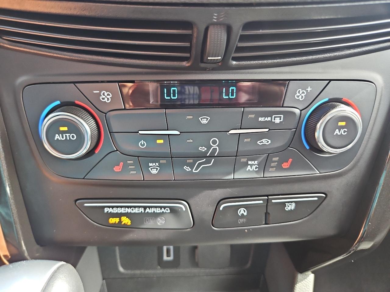 Ford Escape Titanium 4WD 2017