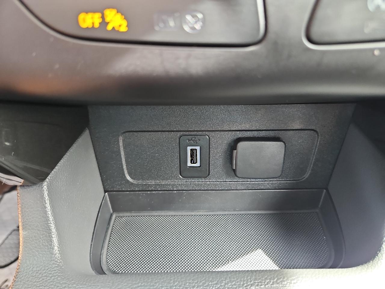 Ford Escape Titanium 4WD 2017