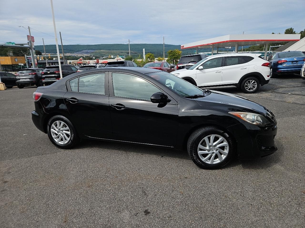 Mazda MAZDA3 4dr Sdn Auto i Touring 2012