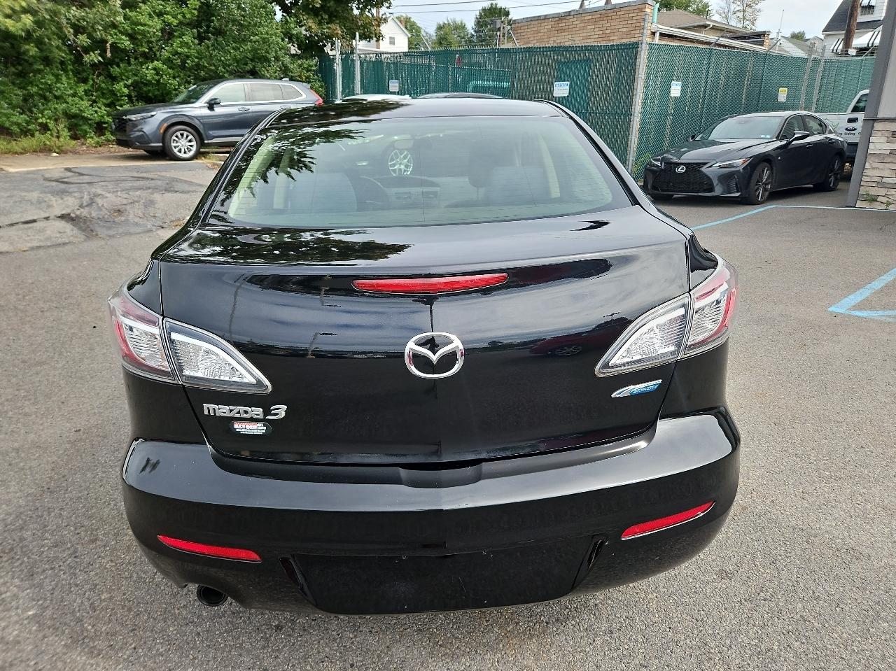 Mazda MAZDA3 4dr Sdn Auto i Touring 2012