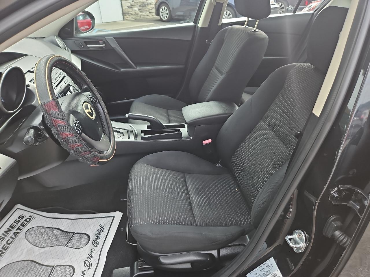 Mazda MAZDA3 4dr Sdn Auto i Touring 2012