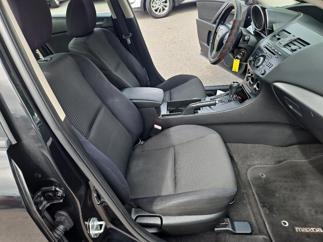 Mazda MAZDA3 4dr Sdn Auto i Touring 2012