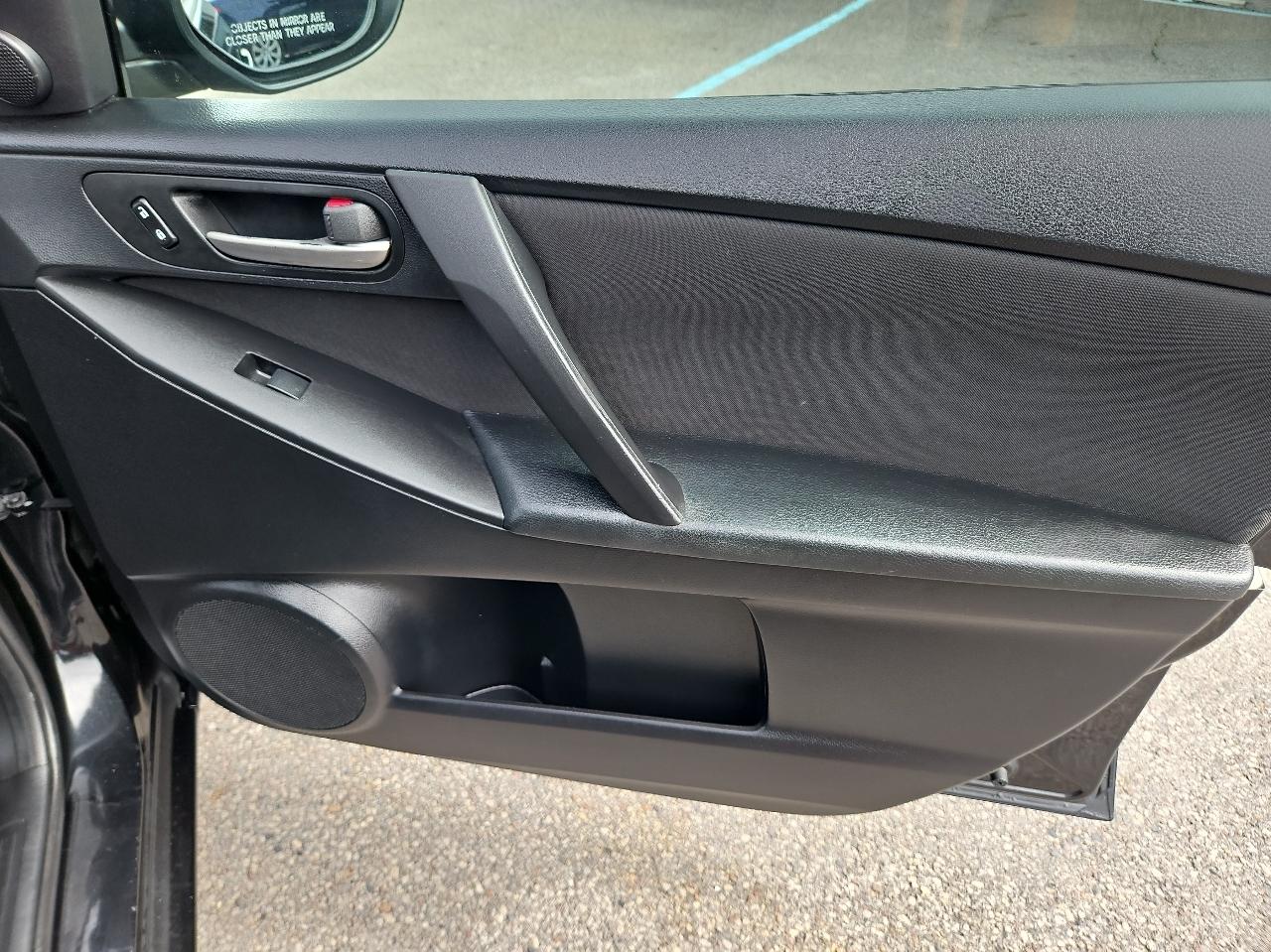 Mazda MAZDA3 4dr Sdn Auto i Touring 2012