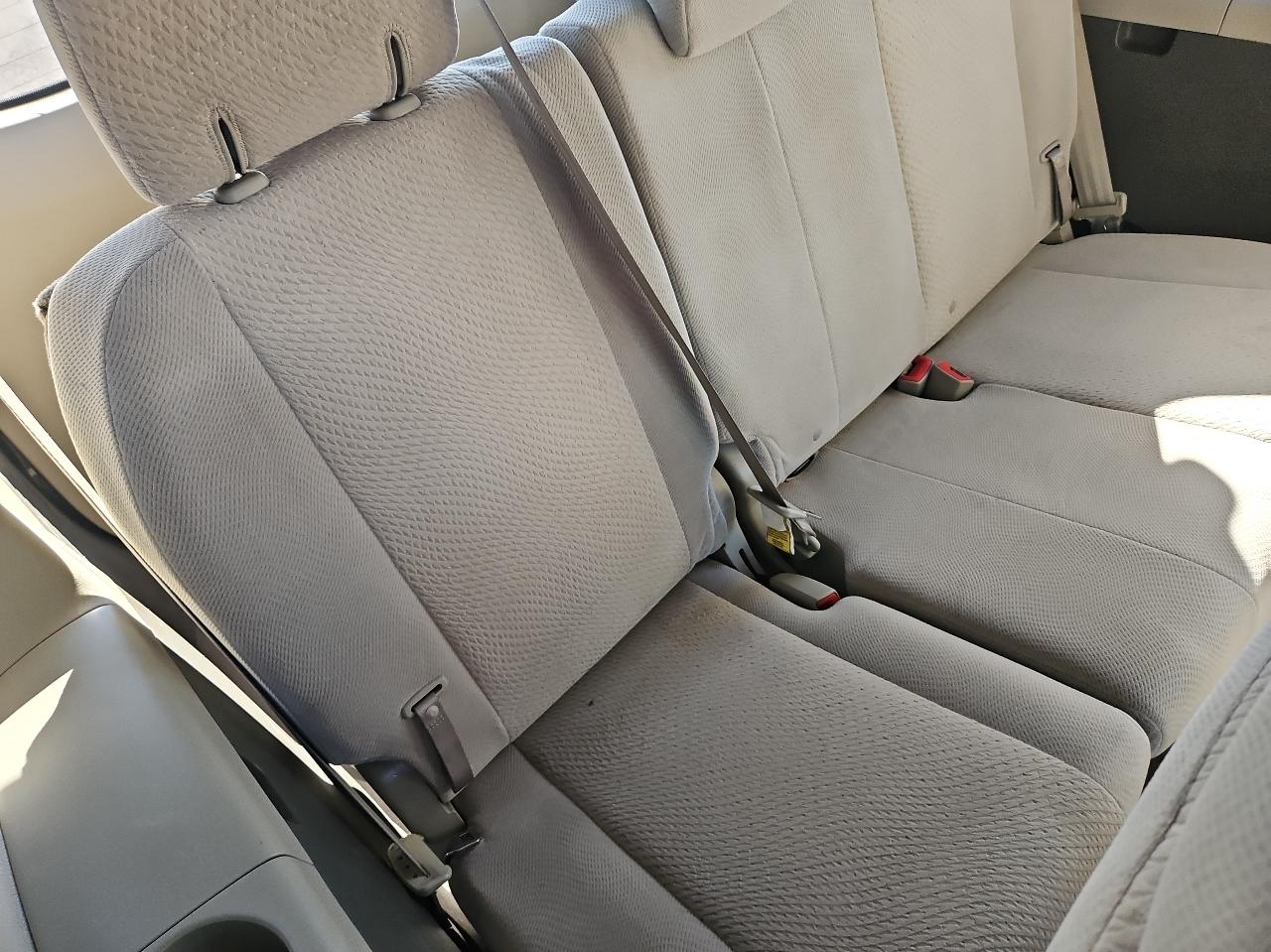 Toyota Sienna 5dr 7-Pass Van V6 LE AWD (Natl) 2013
