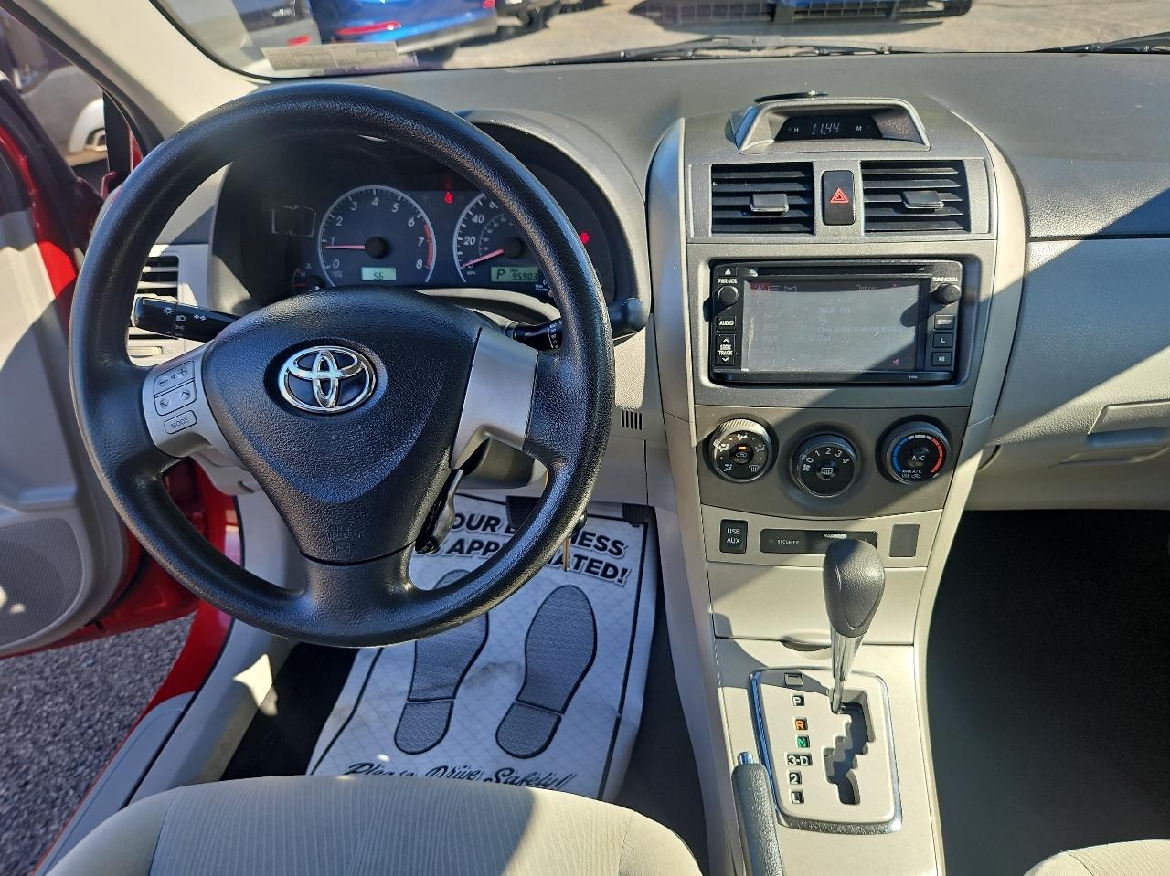 Toyota Corolla 4dr Sdn Auto LE Special Edition (Natl) 2013