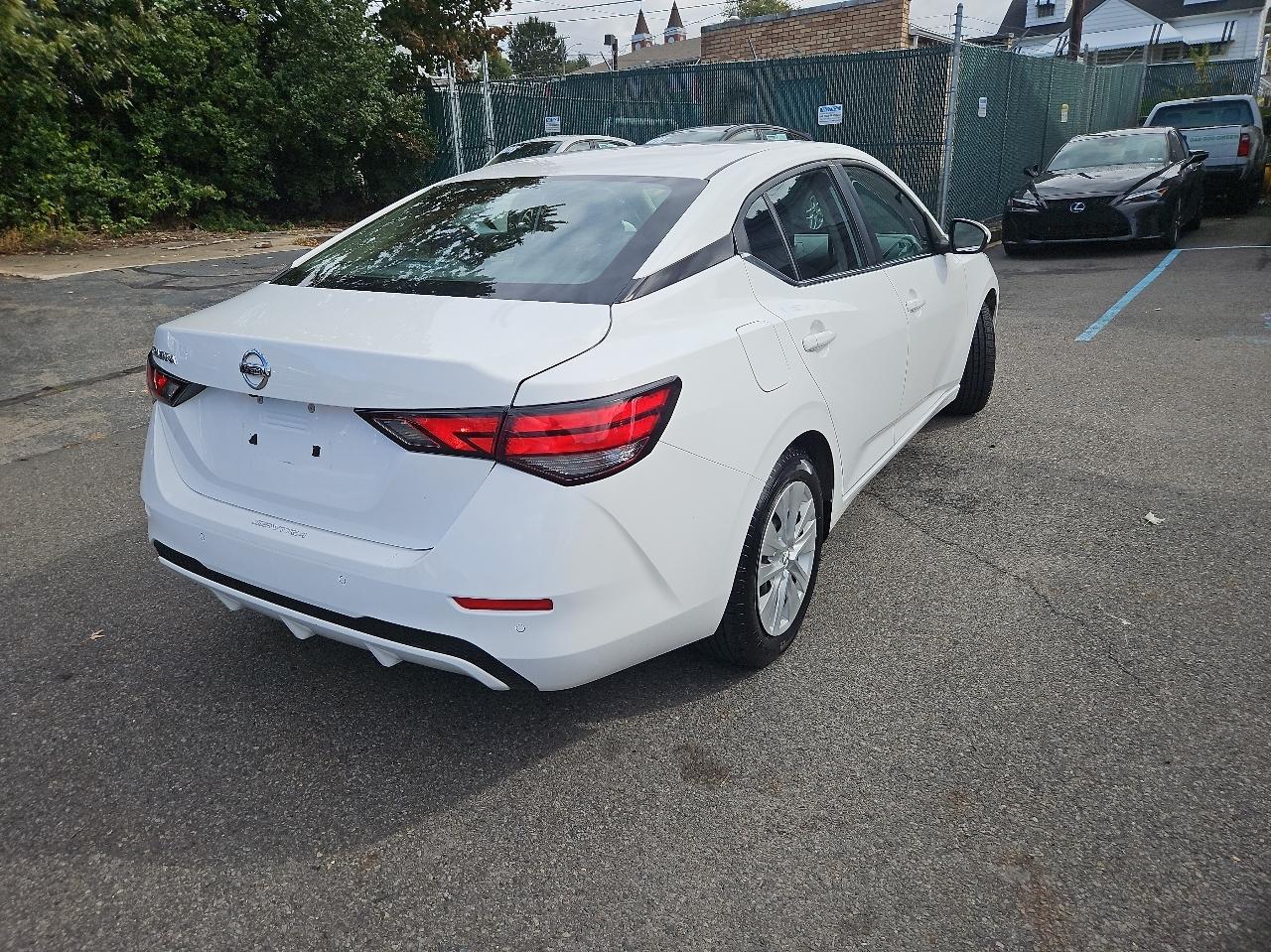 Nissan Sentra S CVT 2022