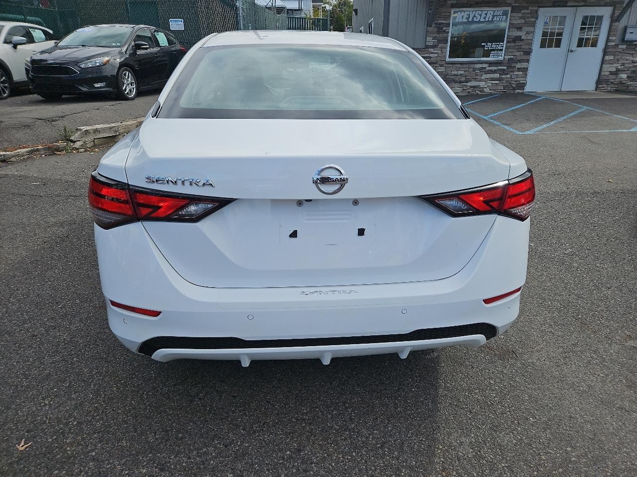 Nissan Sentra S CVT 2022