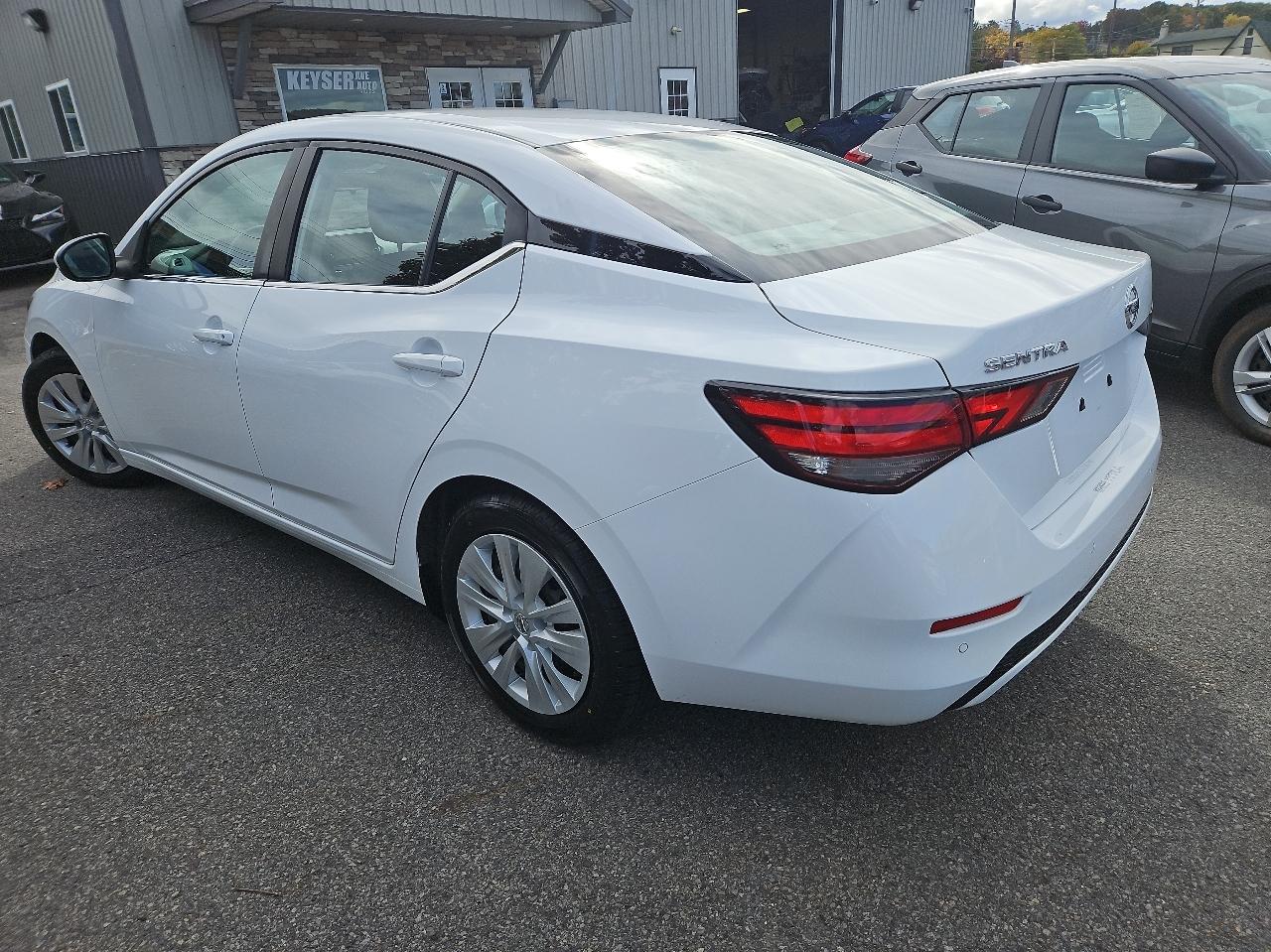 Nissan Sentra S CVT 2022