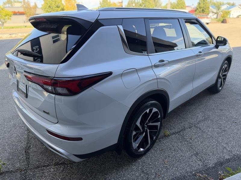 Mitsubishi Outlander SEL S-AWC 2024