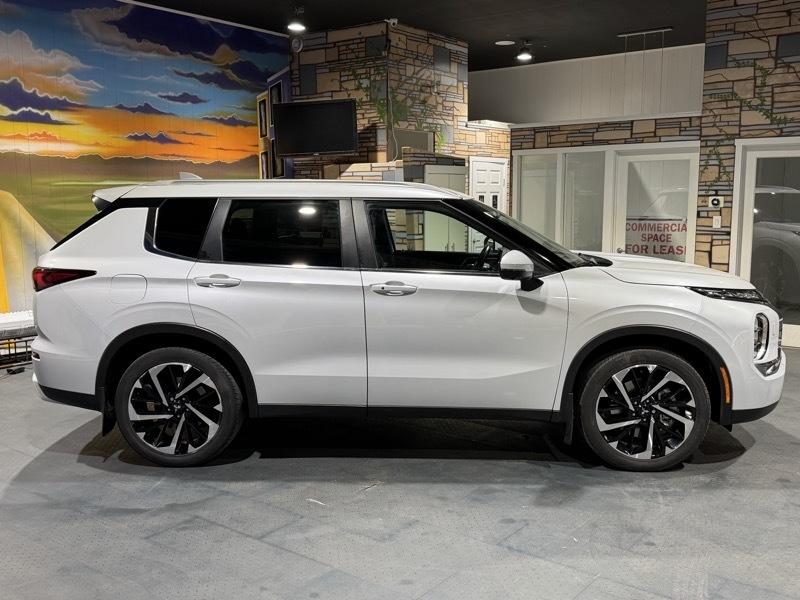 Mitsubishi Outlander SEL S-AWC 2024