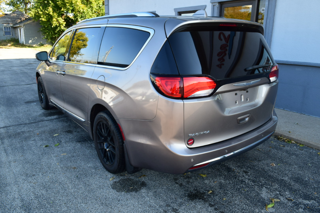 Chrysler Pacifica Touring-L Plus 2017 Chrysler Pacifica Touring-L Plus 2017