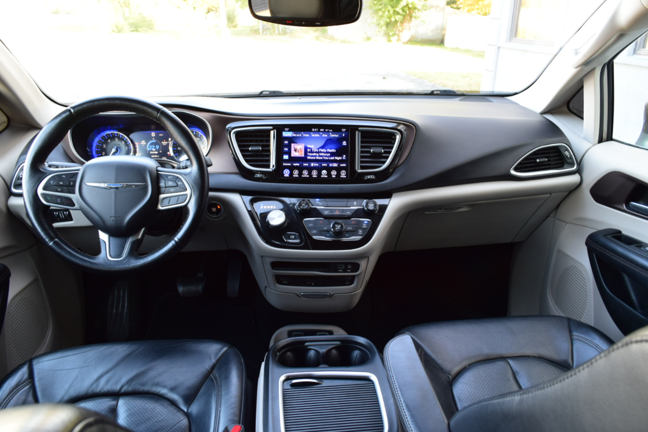 Chrysler Pacifica Touring-L Plus 2017 Chrysler Pacifica Touring-L Plus 2017