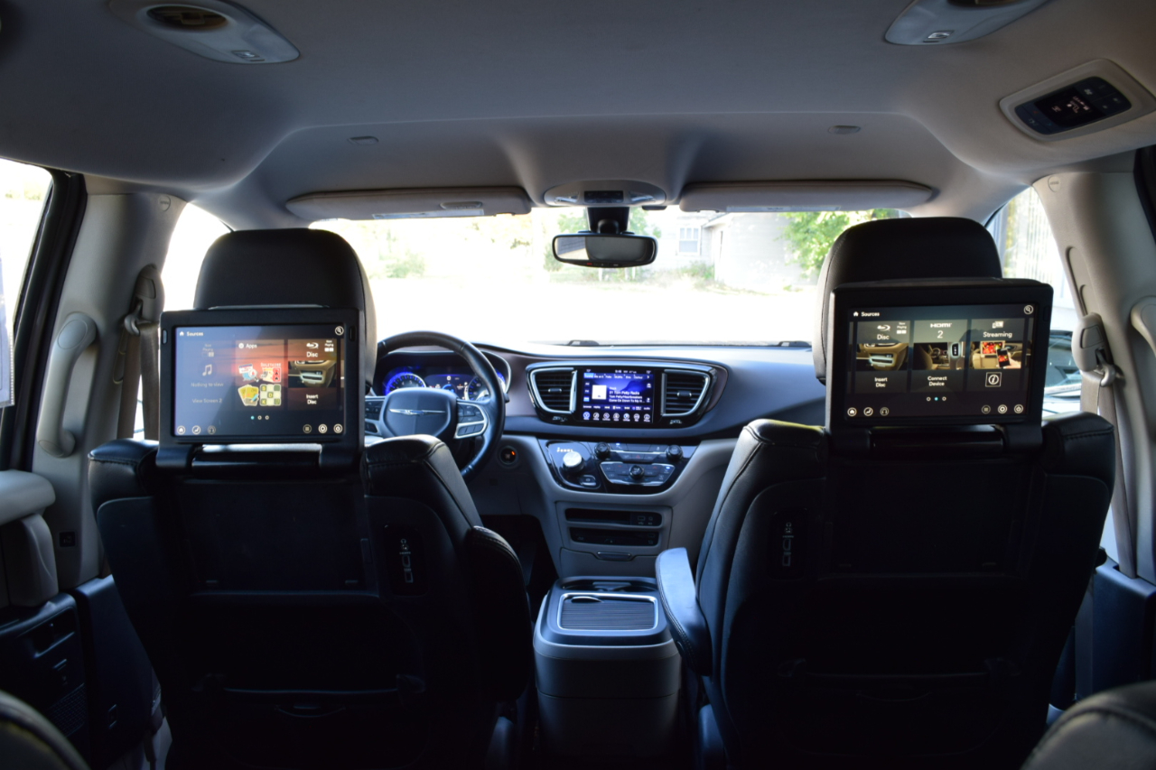 Chrysler Pacifica Touring-L Plus 2017 Chrysler Pacifica Touring-L Plus 2017