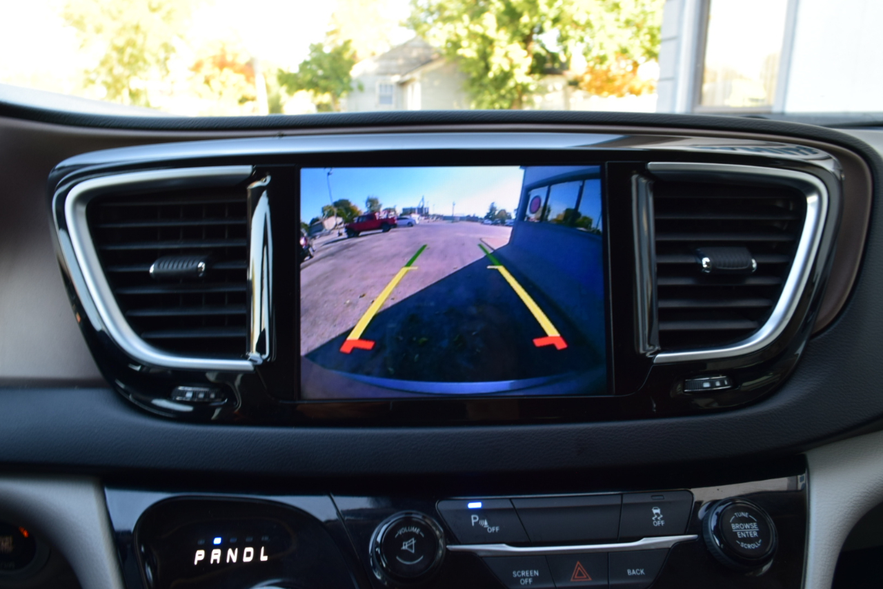 Chrysler Pacifica Touring-L Plus 2017 Chrysler Pacifica Touring-L Plus 2017