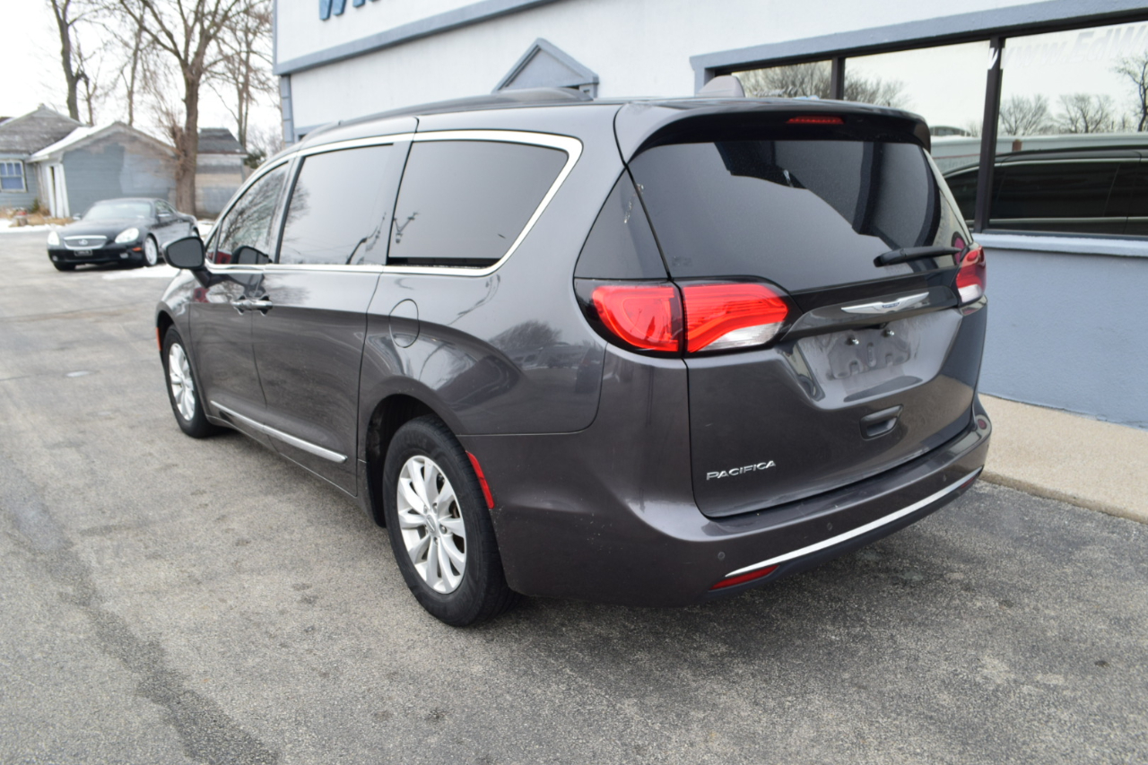 Chrysler Pacifica Touring-L 2017