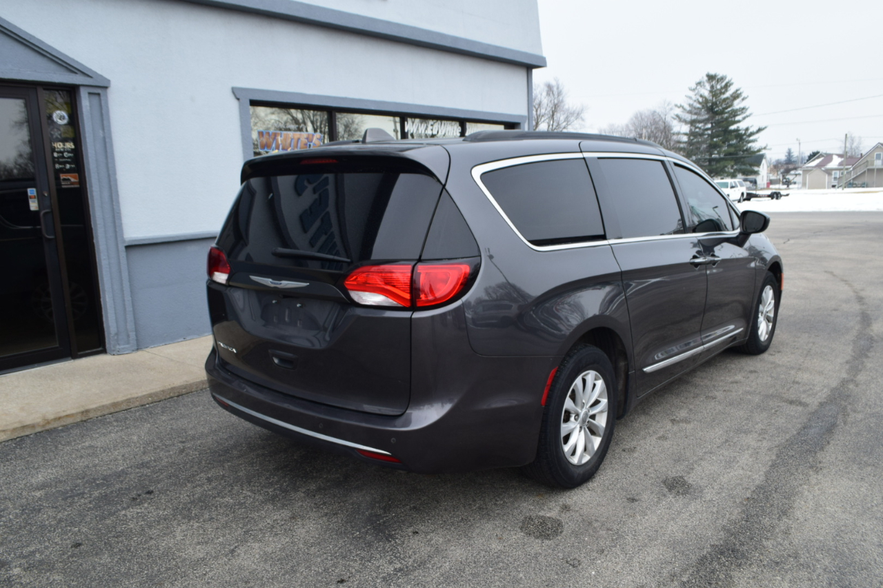 Chrysler Pacifica Touring-L 2017