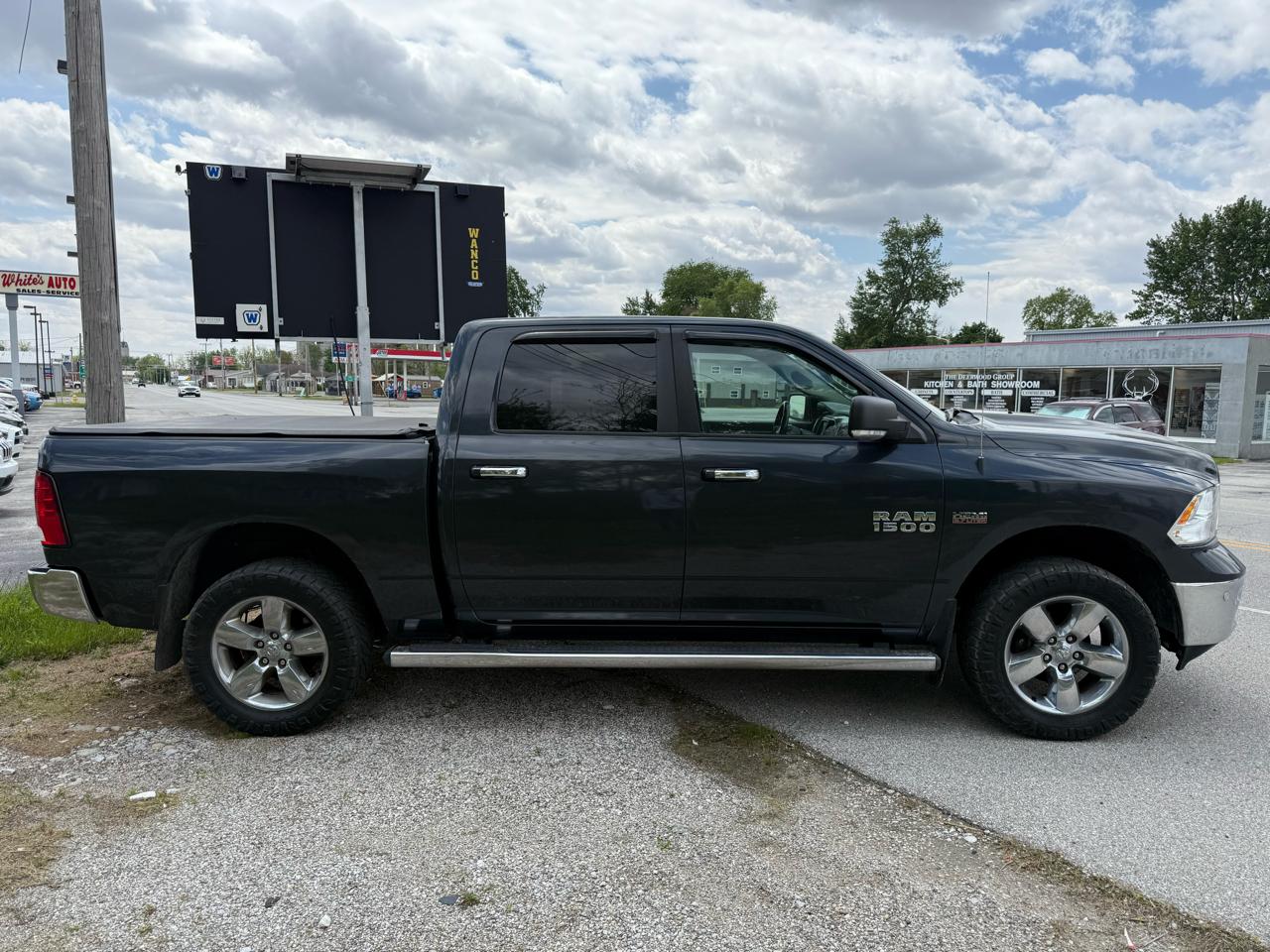 RAM 1500 4WD Quad Cab 140.5" Big Horn 2016