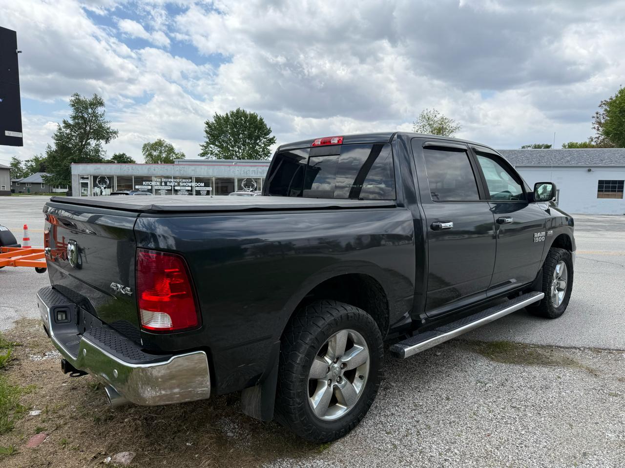 RAM 1500 4WD Quad Cab 140.5" Big Horn 2016