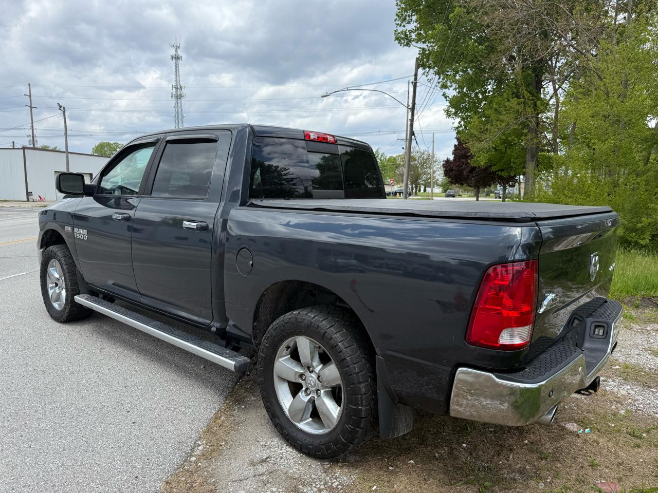 RAM 1500 4WD Quad Cab 140.5" Big Horn 2016