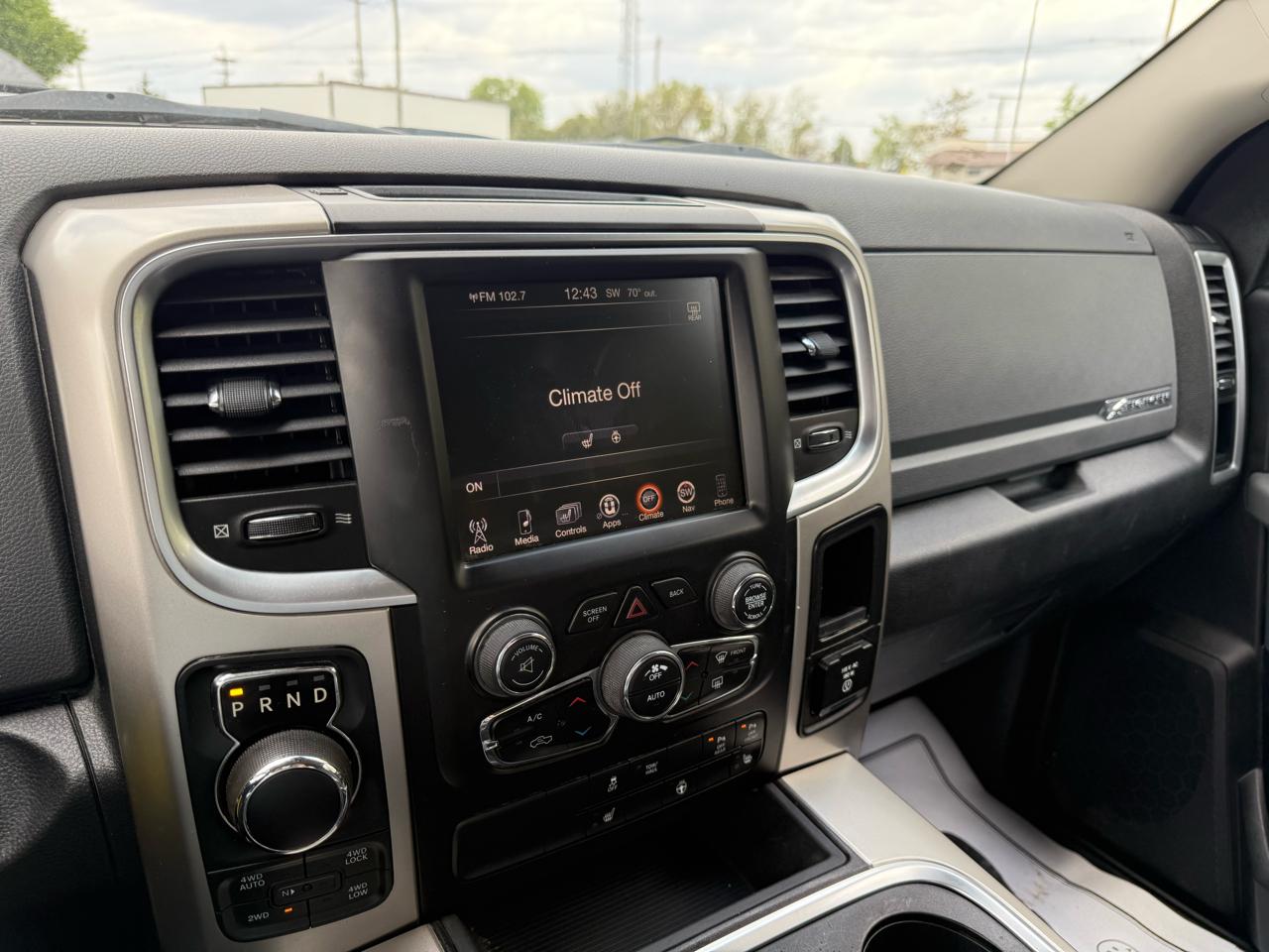 RAM 1500 4WD Quad Cab 140.5" Big Horn 2016