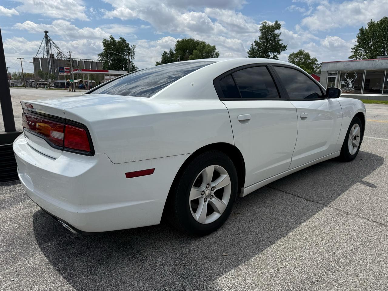 Dodge Charger SE 2013