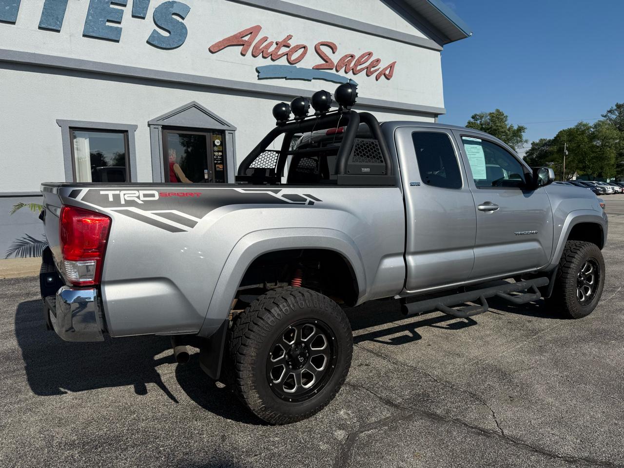 Toyota Tacoma SR5 Access Cab I4 6AT 4WD 2017