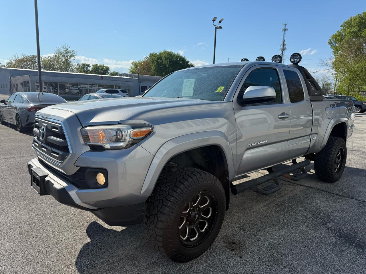 Toyota Tacoma SR5 Access Cab I4 6AT 4WD 2017