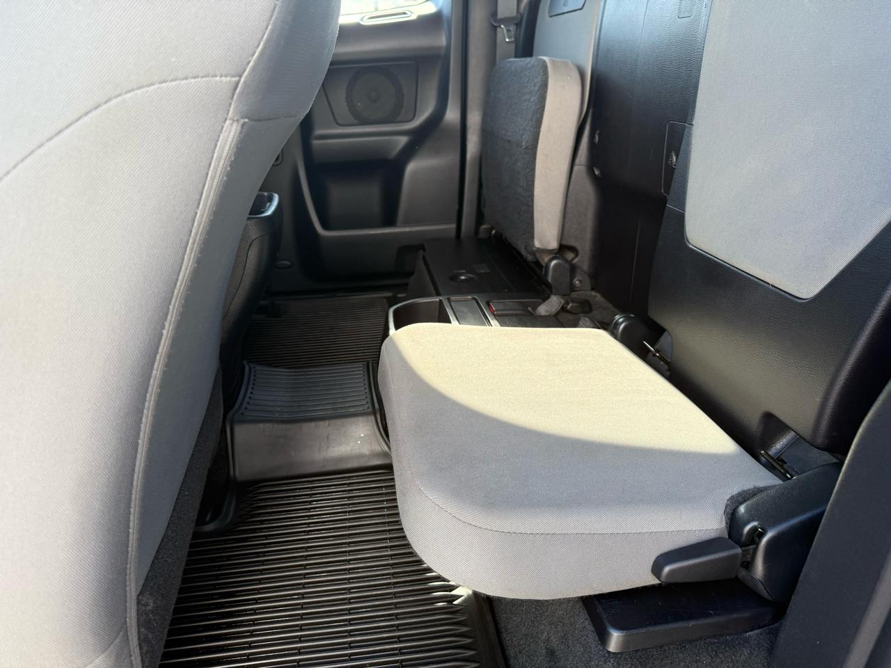 Toyota Tacoma SR5 Access Cab I4 6AT 4WD 2017