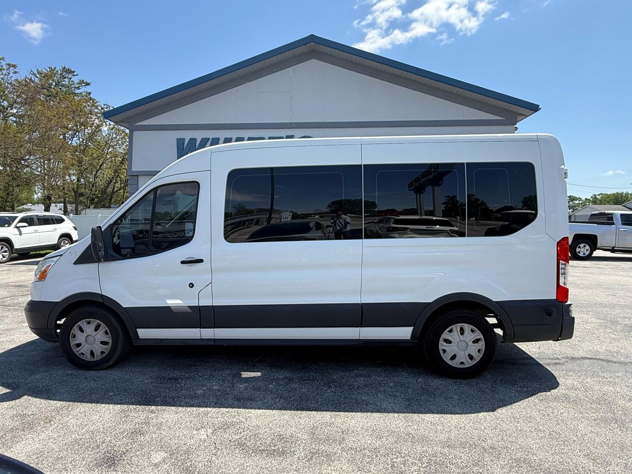Ford Transit 350 Wagon Med. Roof XL w/Sliding Pass. 148-in. WB 2017