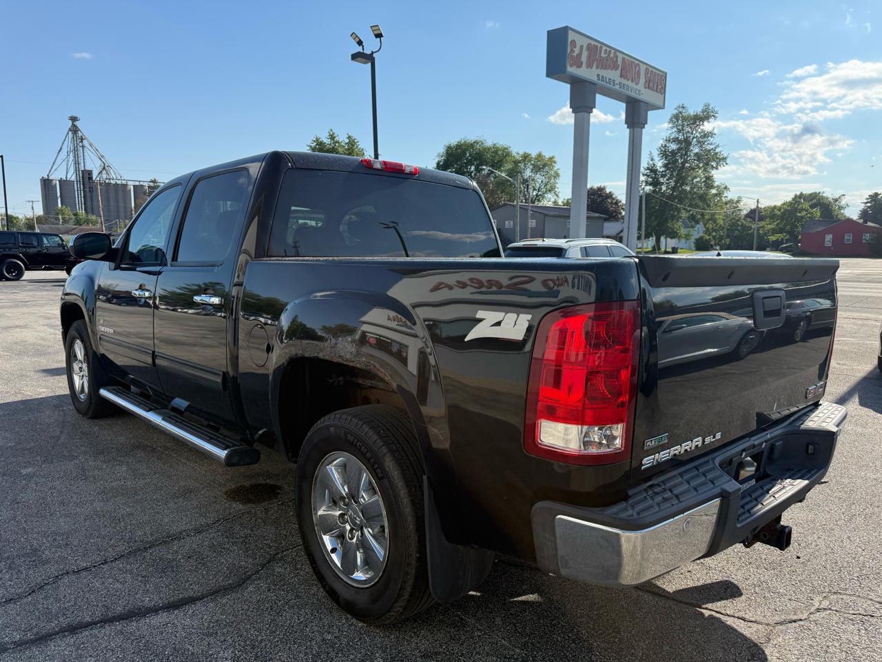 GMC Sierra 1500 SLE Crew Cab 4WD 2010