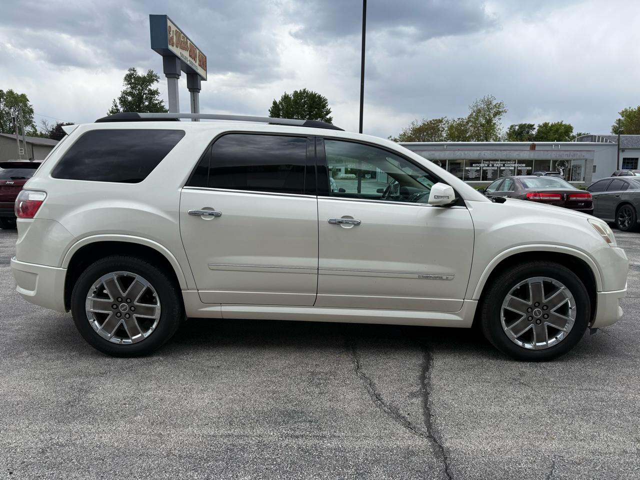 GMC Acadia Denali AWD 2011