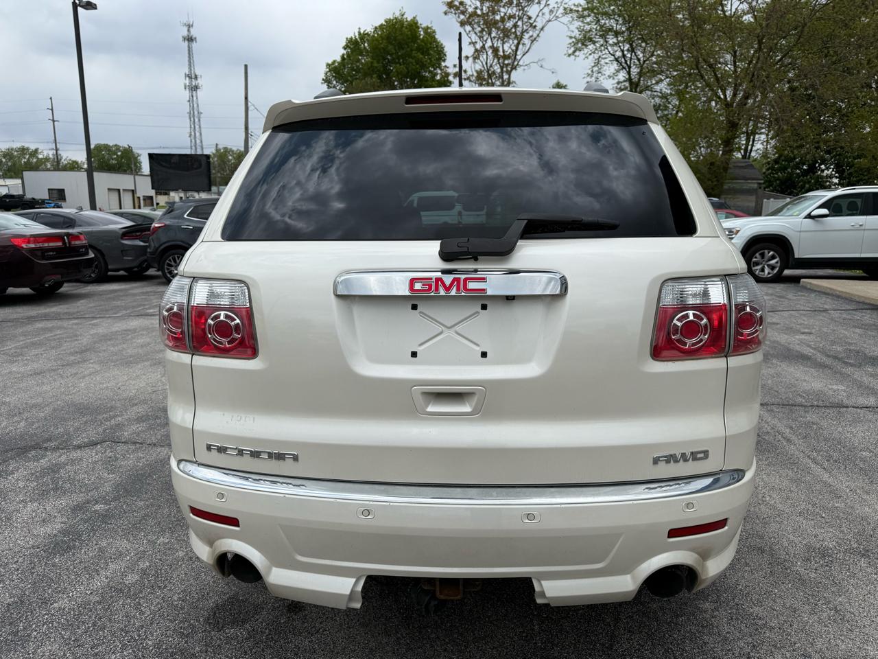GMC Acadia Denali AWD 2011