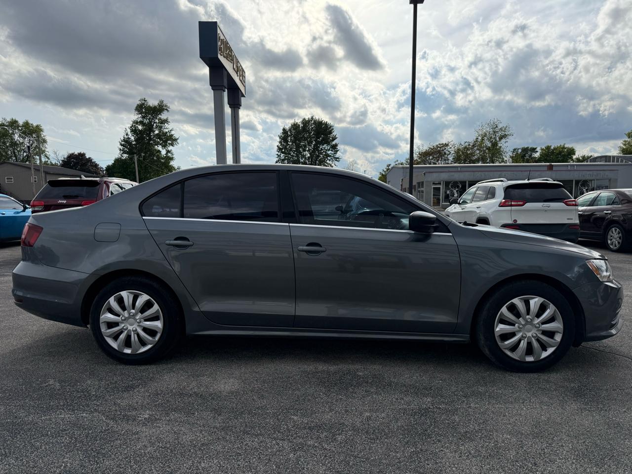 Volkswagen Jetta 1.4T S 6A 2017